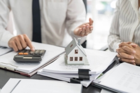 agence immobilière à Roussillon