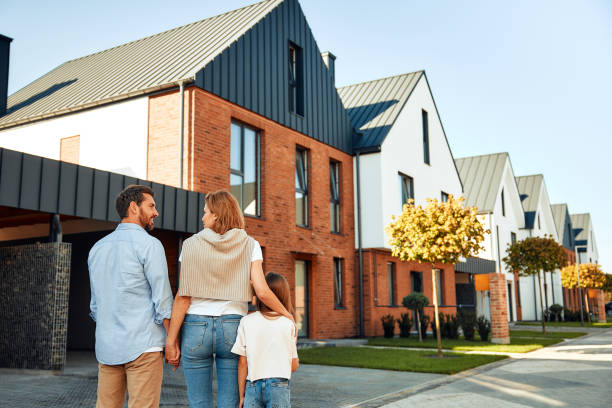 Comment choisir un bon agent immobilier à Roussillon quand on ne connaît pas le marché local ?