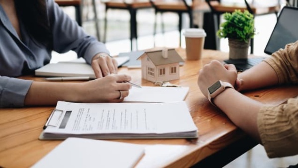 Mandat simple ou exclusif : quelle différence avec un agent immobilier à Vienne ?