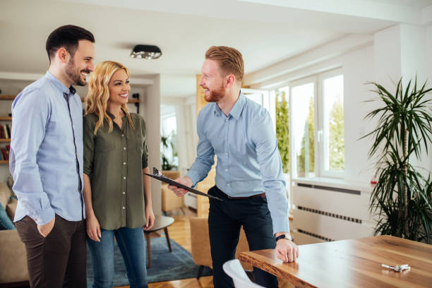 Comment une agence immobilière à Vienne sécurise-t-elle la vente d’un bien détenu à deux ?